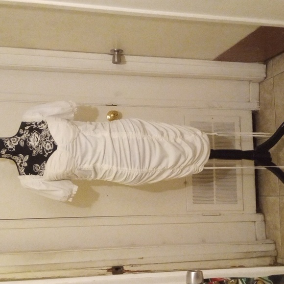 Sexy Ruched Dress - Picture 3 of 11